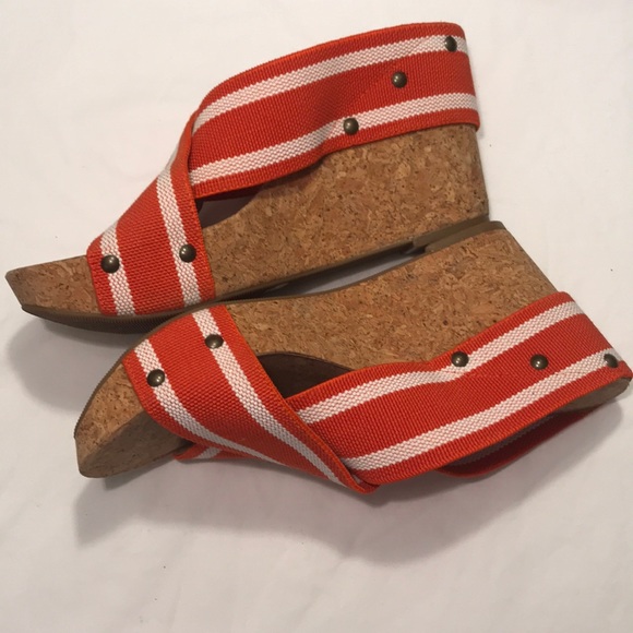 SOLD Lucky Brand Red And White Cork Soles Wedges Sz 8.5 - Picture 2 of 7